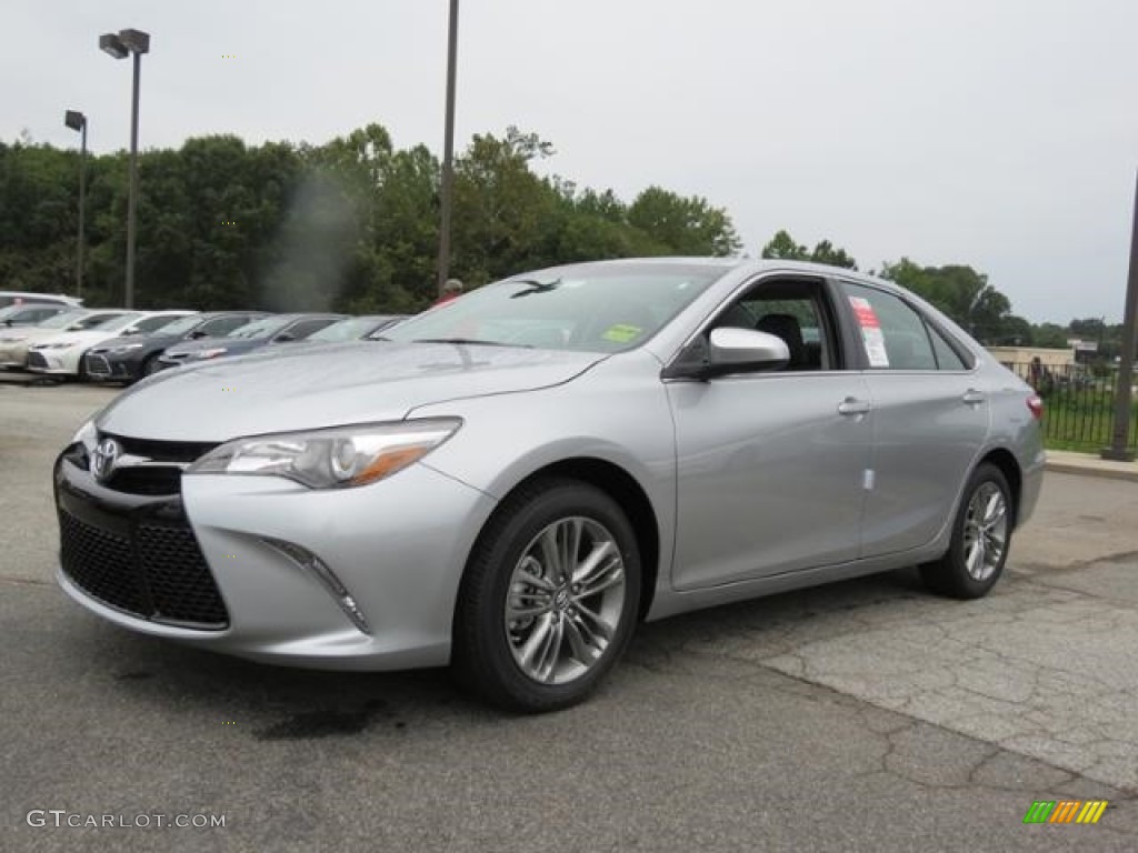 2017 Camry SE - Celestial Silver Metallic / Black photo #3