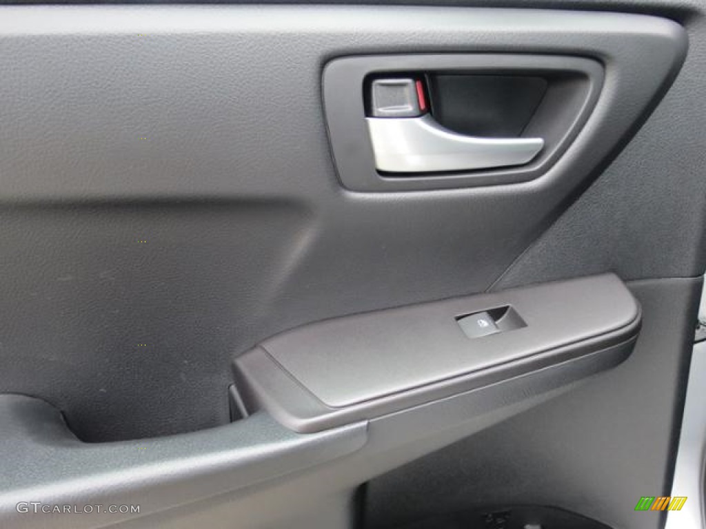 2017 Camry SE - Celestial Silver Metallic / Black photo #7