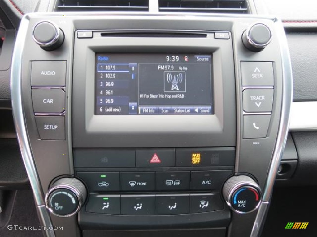 2017 Camry SE - Celestial Silver Metallic / Black photo #17