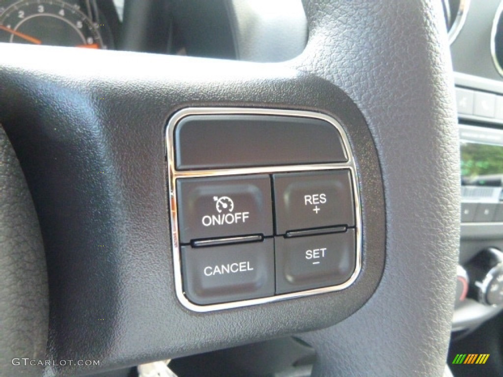2017 Jeep Compass Sport 4x4 Controls Photo #115504918