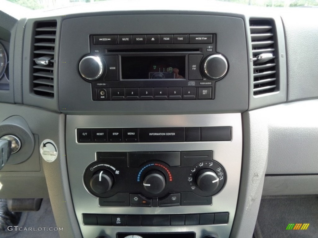 2006 Jeep Grand Cherokee Laredo Audio System Photos