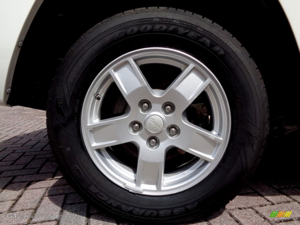 2006 Grand Cherokee Laredo - Stone White / Medium Slate Gray photo #56