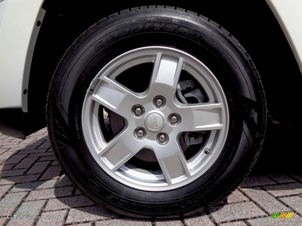 2006 Jeep Grand Cherokee Laredo Wheel Photos