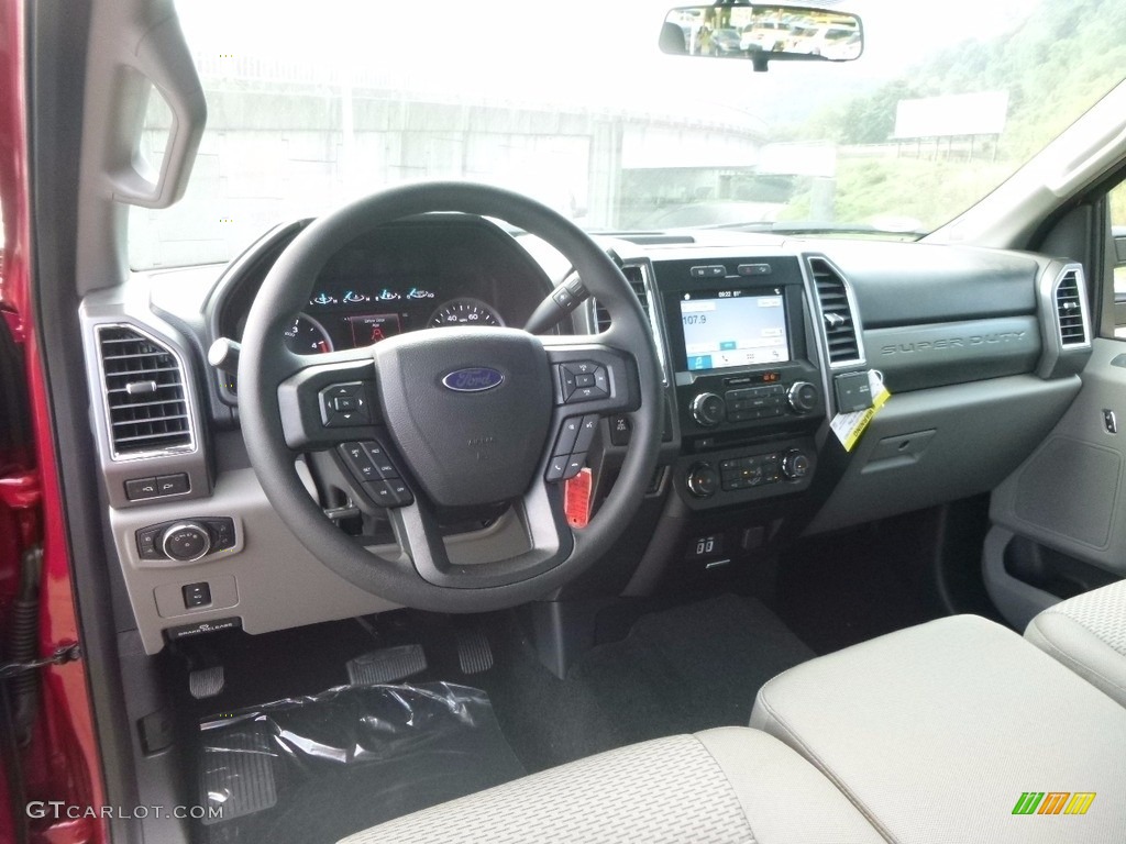 Medium Earth Gray Interior 2017 Ford F250 Super Duty XLT Crew Cab 4x4 Photo #115524524