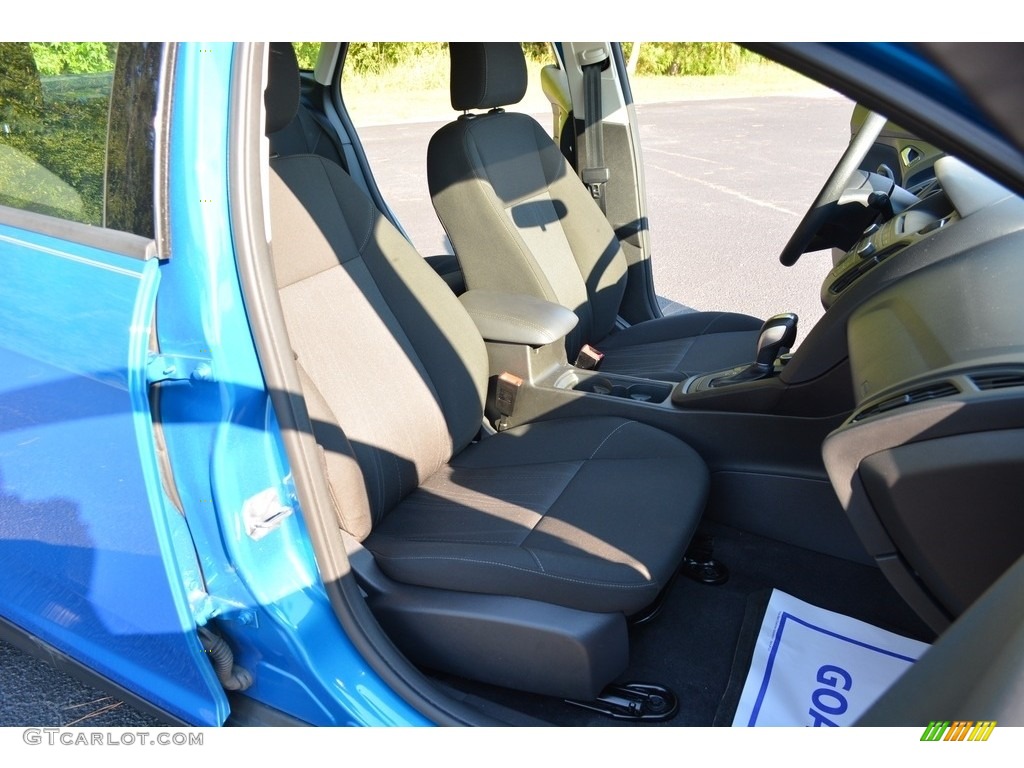 2015 Focus SE Sedan - Blue Candy Metallic / Charcoal Black photo #23