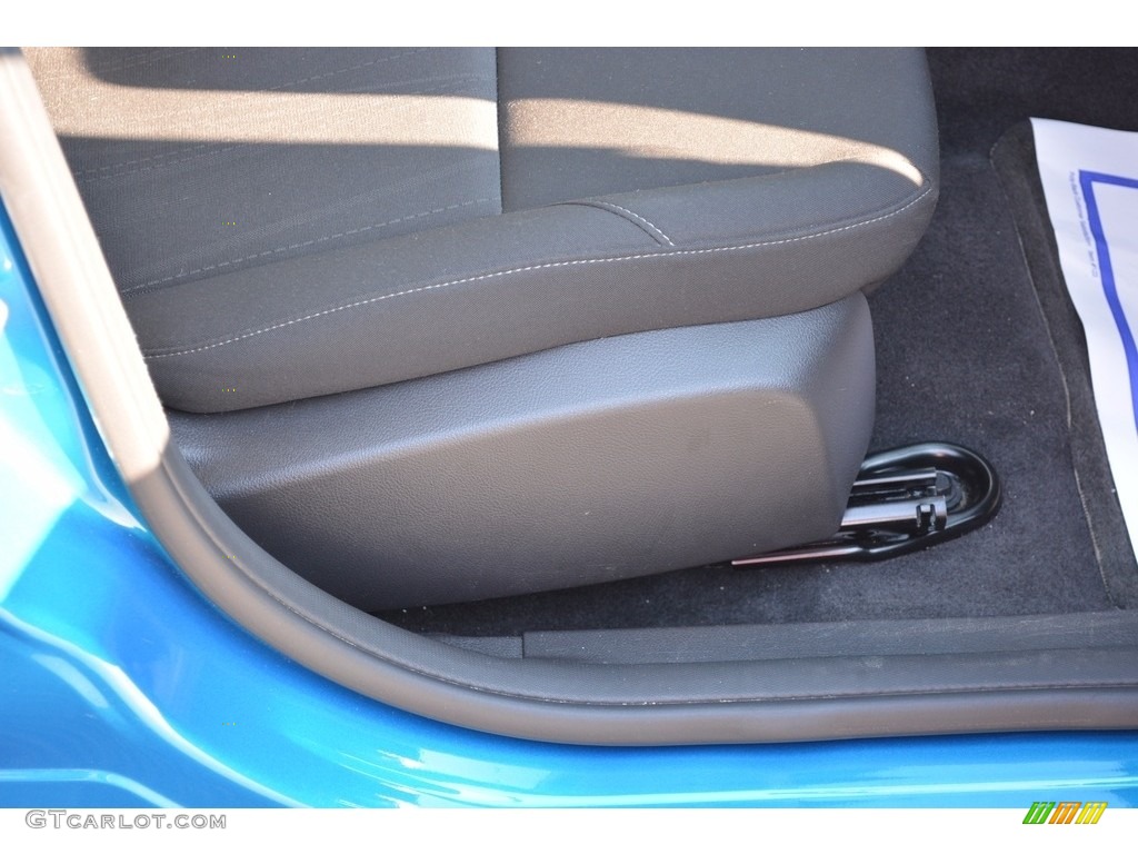 2015 Focus SE Sedan - Blue Candy Metallic / Charcoal Black photo #25
