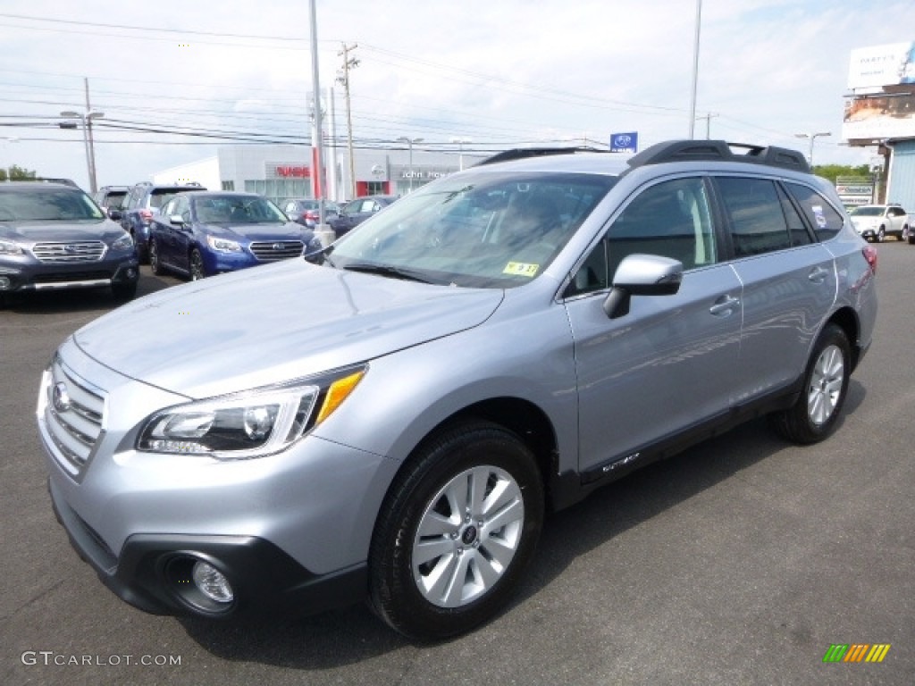 Ice Silver Metallic 2017 Subaru Outback 2.5i Premium Exterior Photo #115543022
