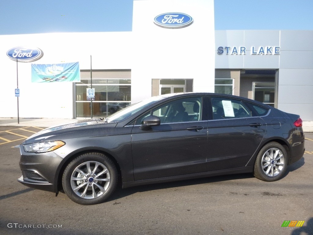 2017 Fusion SE - Magnetic / Ebony photo #1