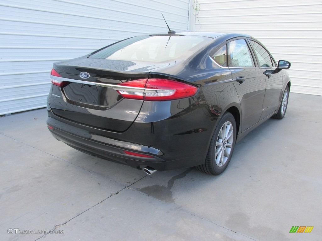 2017 Fusion SE - Shadow Black / Ebony photo #4