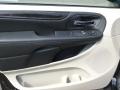 Black Onyx - Grand Caravan SE Photo No. 3