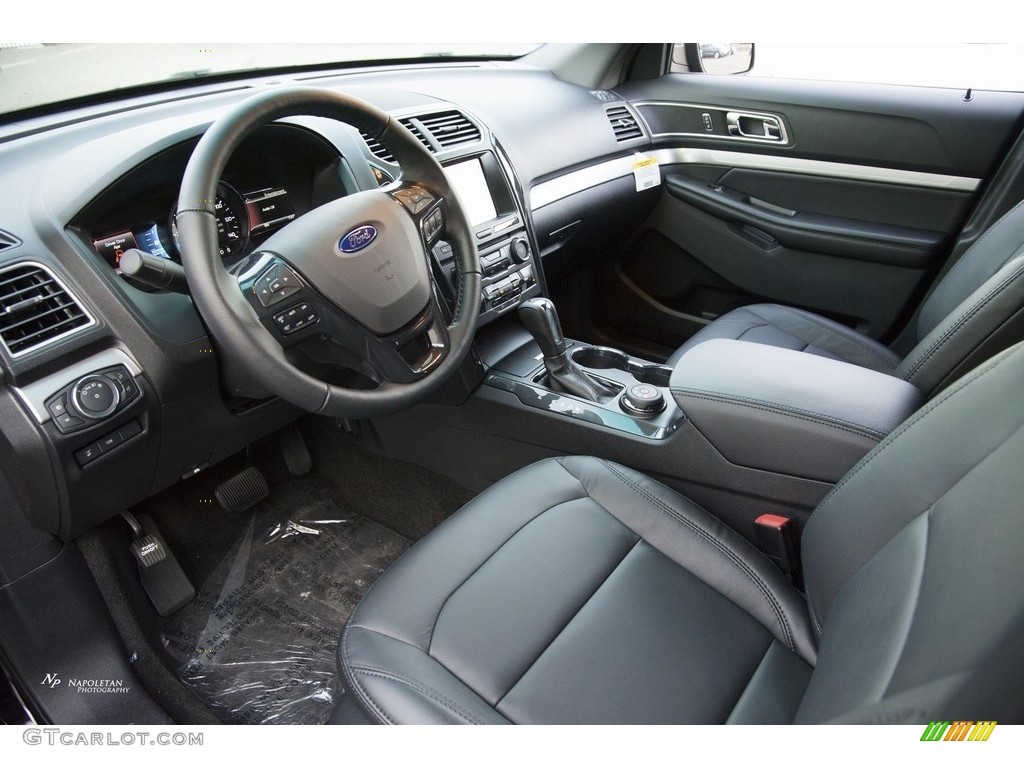 2017 Explorer XLT 4WD - Shadow Black / Ebony Black photo #5