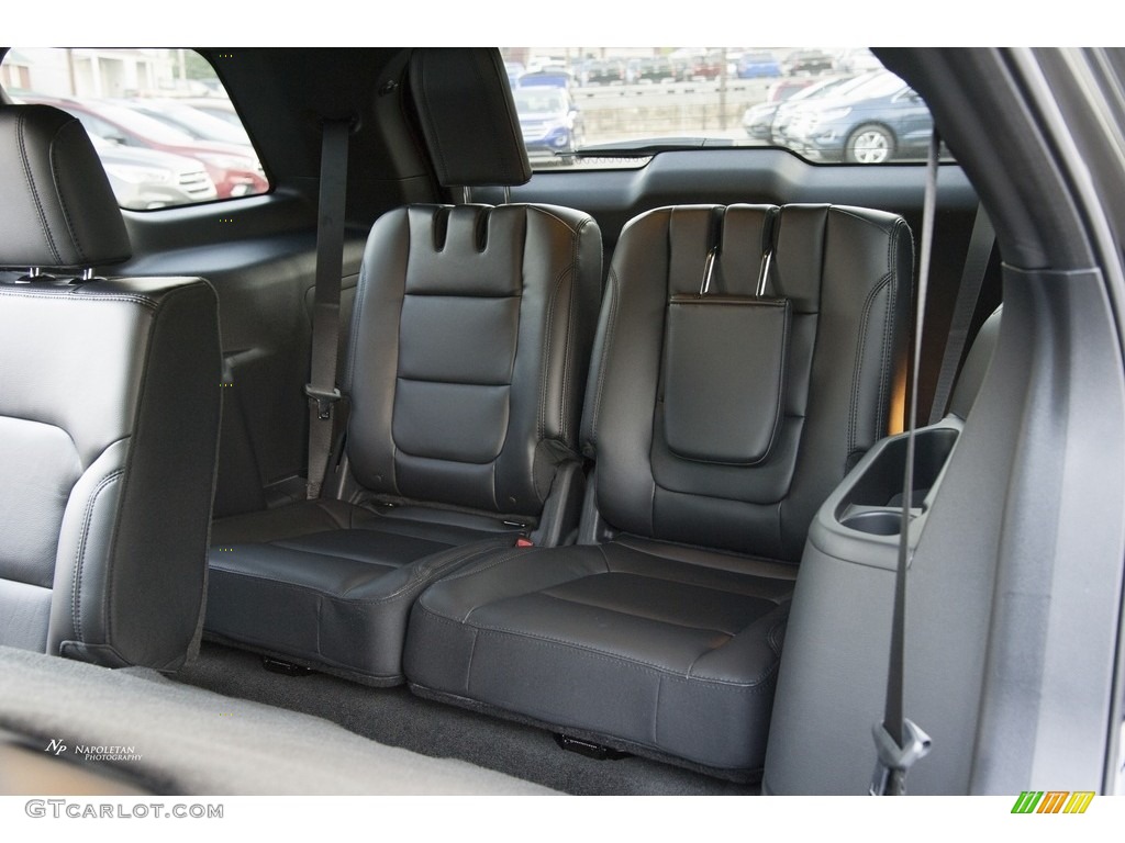 2017 Explorer XLT 4WD - Shadow Black / Ebony Black photo #10