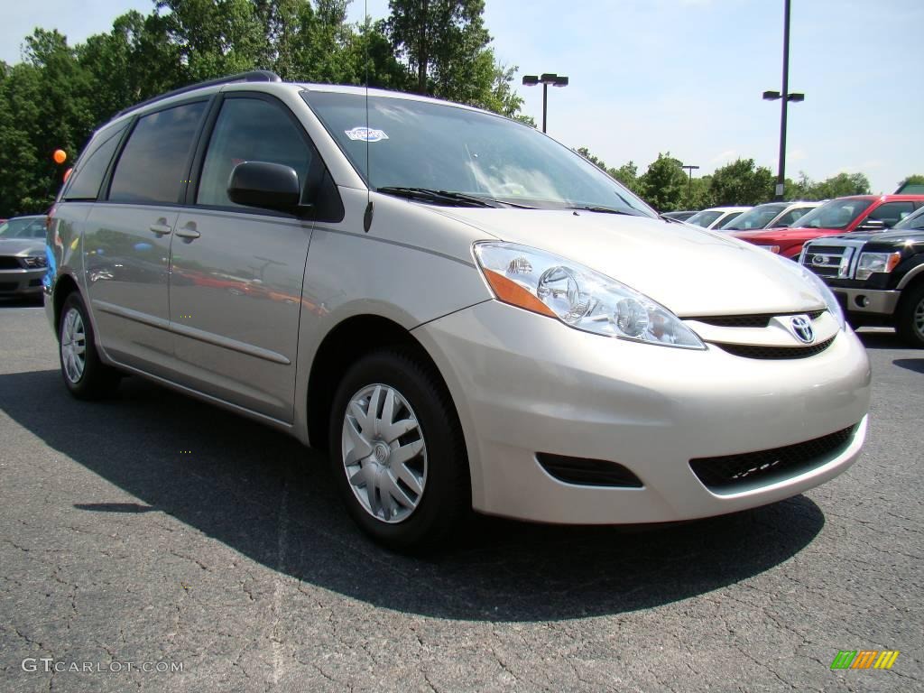 2006 Sienna LE - Desert Sand Mica / Taupe photo #1