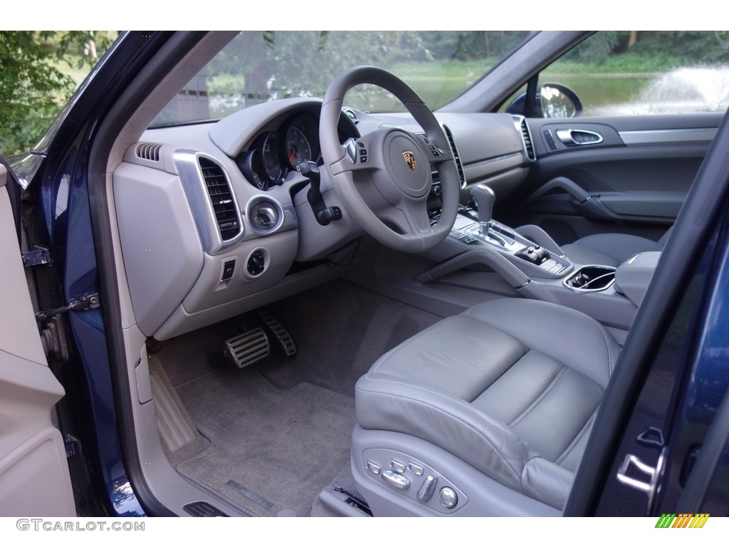 Platinum Grey Interior 2014 Porsche Cayenne GTS Photo #115563740