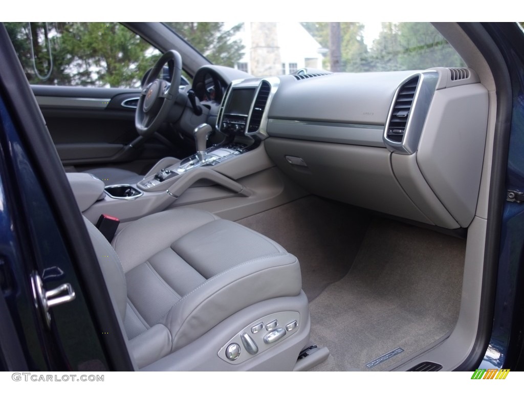 Platinum Grey Interior 2014 Porsche Cayenne GTS Photo #115563860