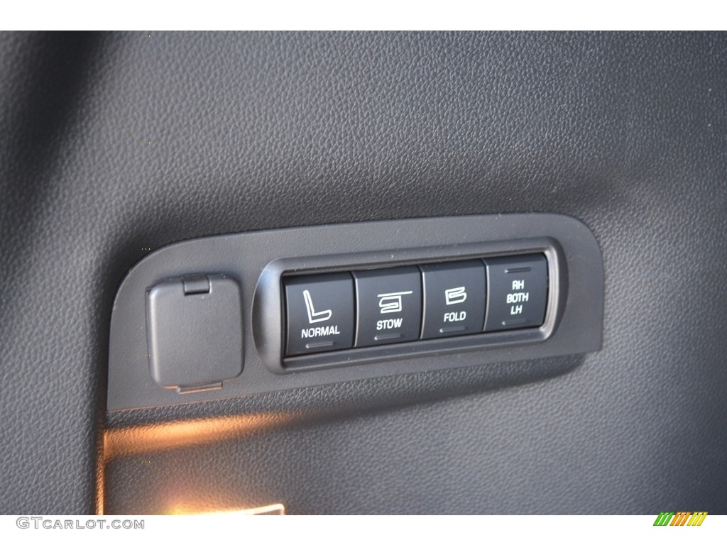 2017 Ford Explorer Platinum 4WD Controls Photo #115565165