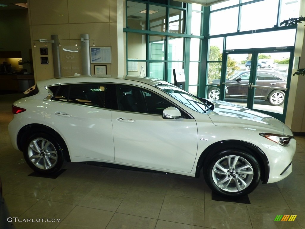 Majestic White 2017 Infiniti QX30 Standard QX30 Model Exterior Photo #115567808