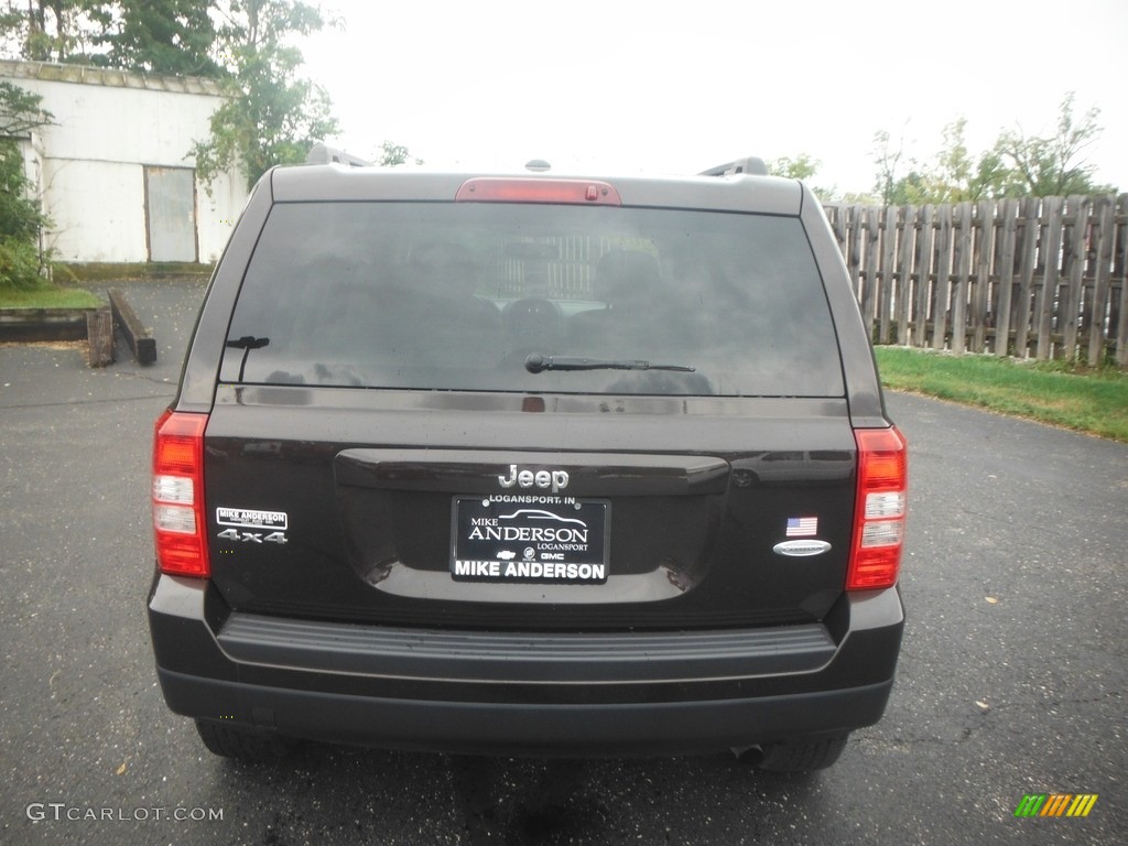 2014 Patriot Latitude 4x4 - Rugged Brown Metallic / Dark Slate Gray/Light Pebble photo #5