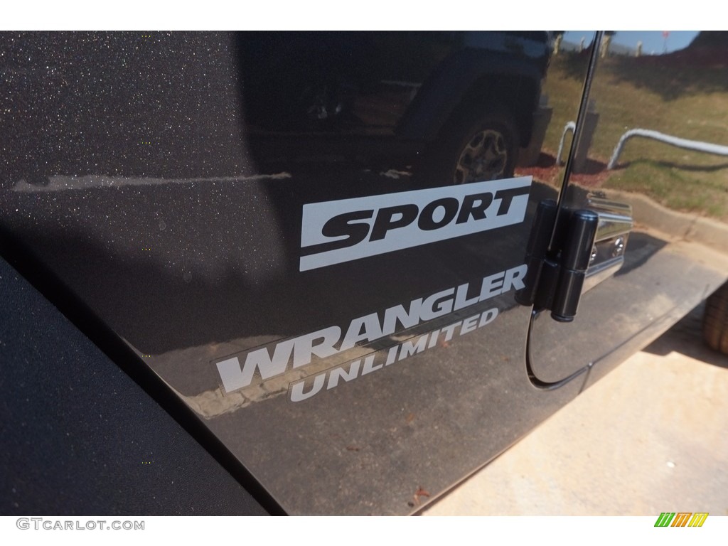 2016 Wrangler Unlimited Sport 4x4 - Granite Crystal Metallic / Black photo #7