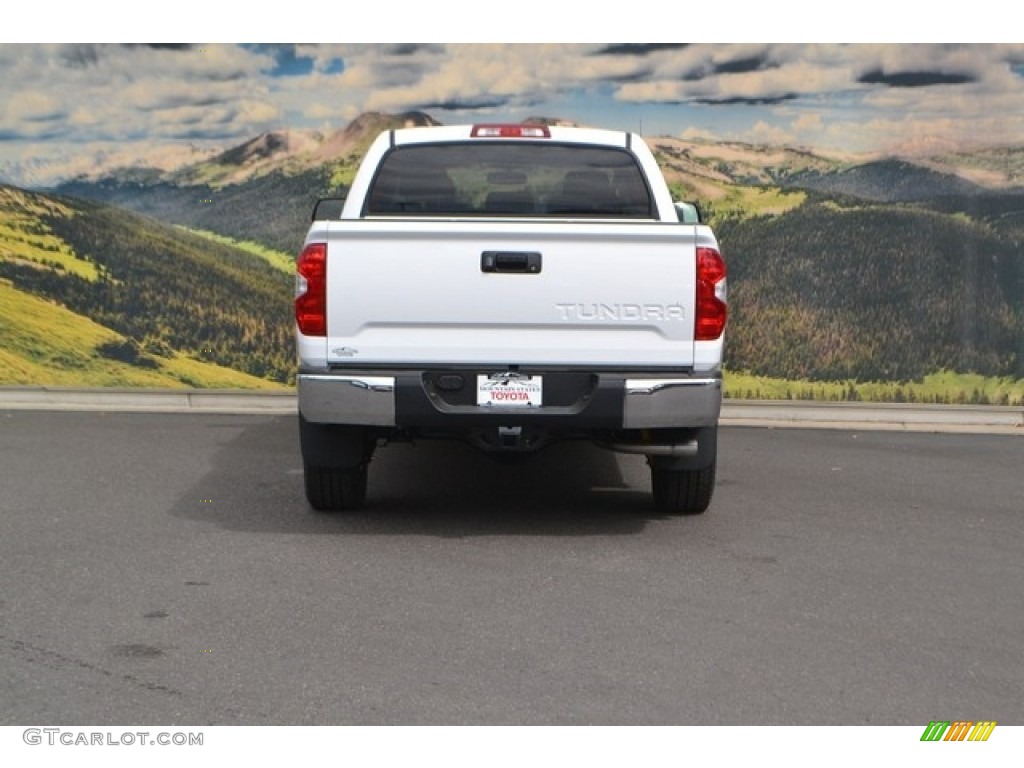 2016 Tundra SR5 CrewMax 4x4 - Super White / Black photo #4