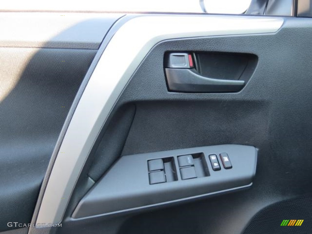 2016 RAV4 LE AWD - Super White / Black photo #9