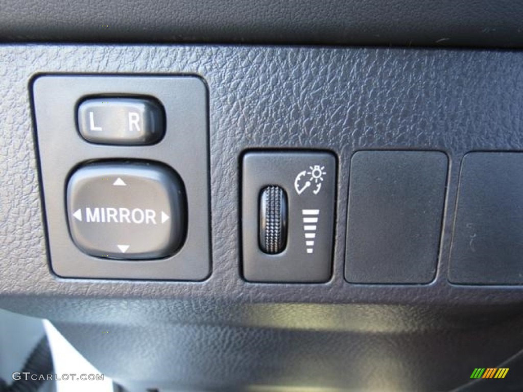 2016 RAV4 LE AWD - Super White / Black photo #20