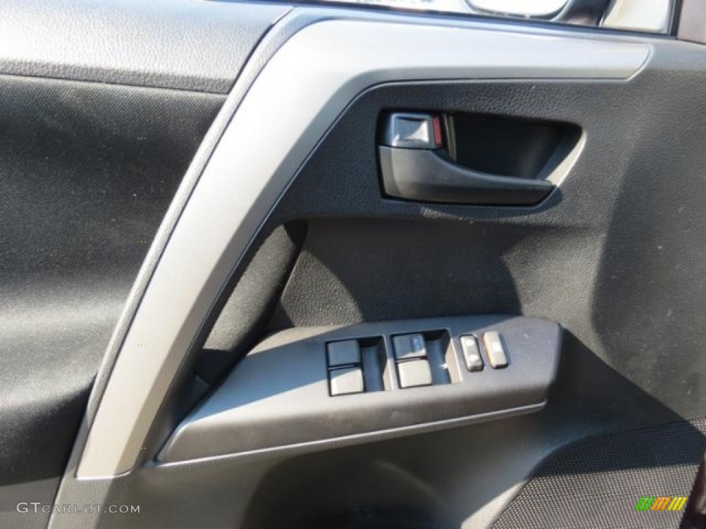 2016 RAV4 LE - Black Currant Metallic / Black photo #9
