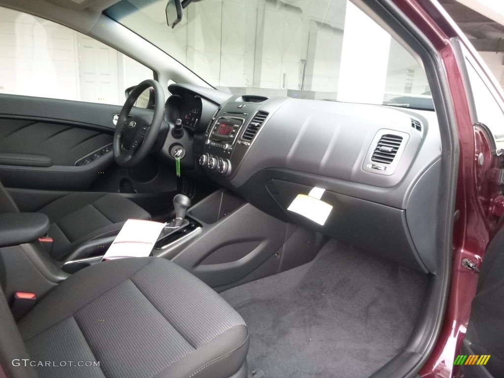 2017 Kia Forte LX Black Dashboard Photo #115592245