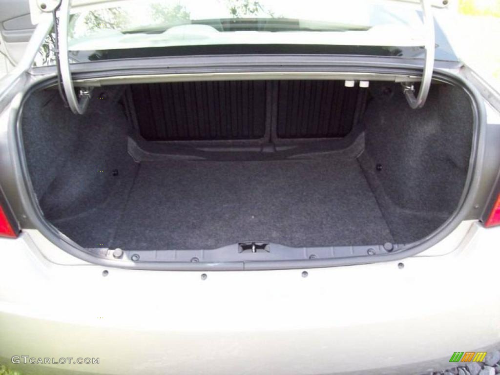 2006 Malibu LS Sedan - Silverstone Metallic / Titanium Gray photo #7