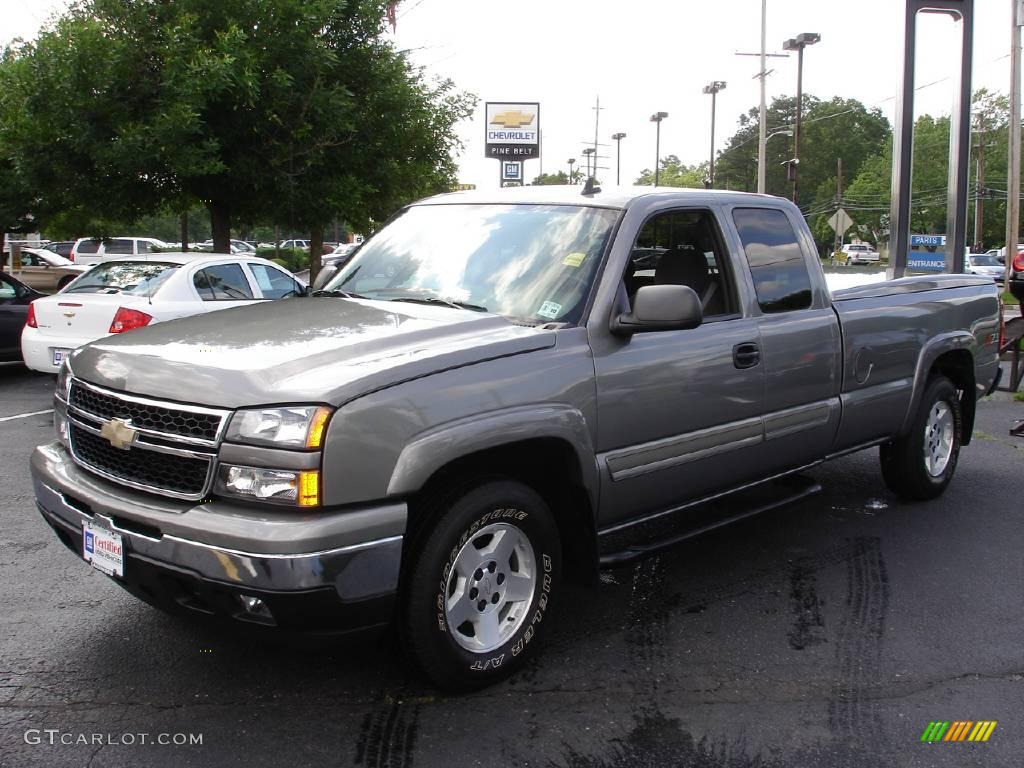 2006 Silverado 1500 Z71 Extended Cab 4x4 - Graystone Metallic / Dark Charcoal photo #1