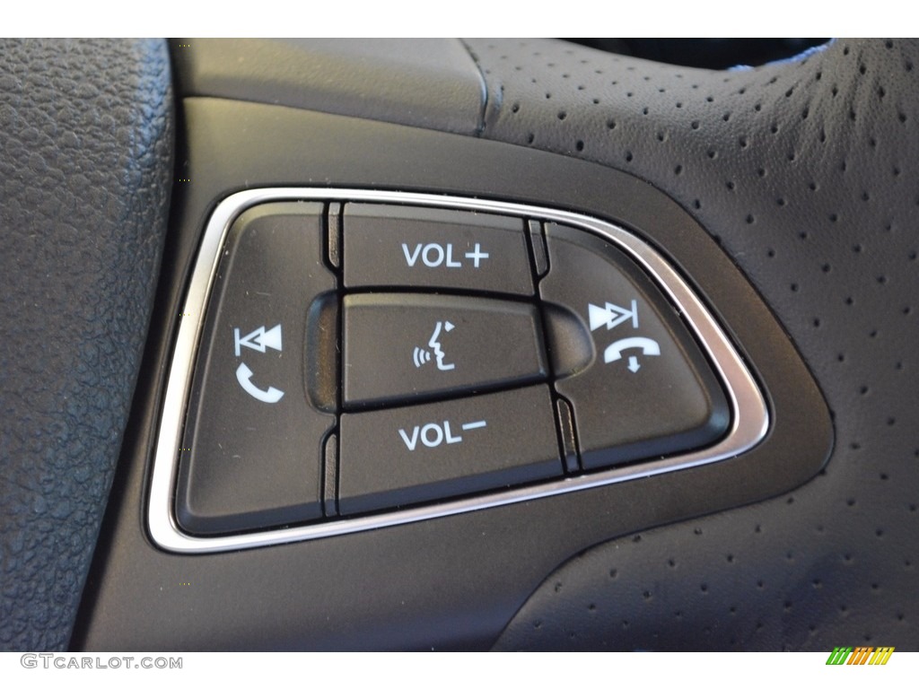 2016 Ford Focus RS Controls Photo #115595905