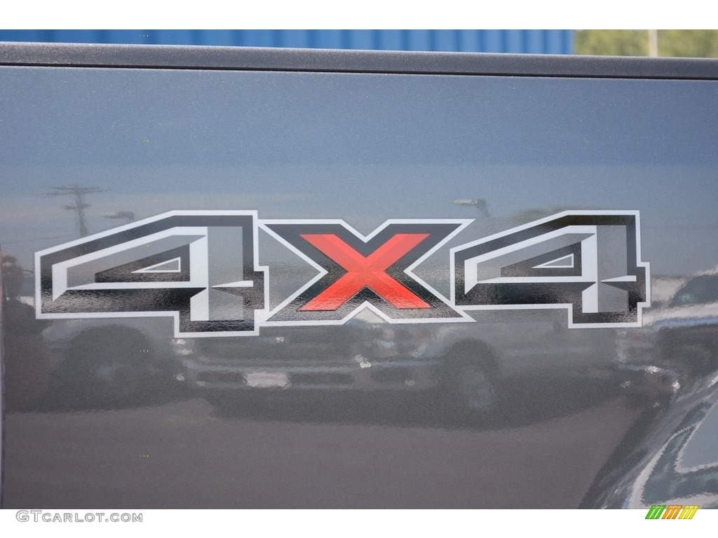 2017 Ford F250 Super Duty Lariat Crew Cab 4x4 Marks and Logos Photo #115596208