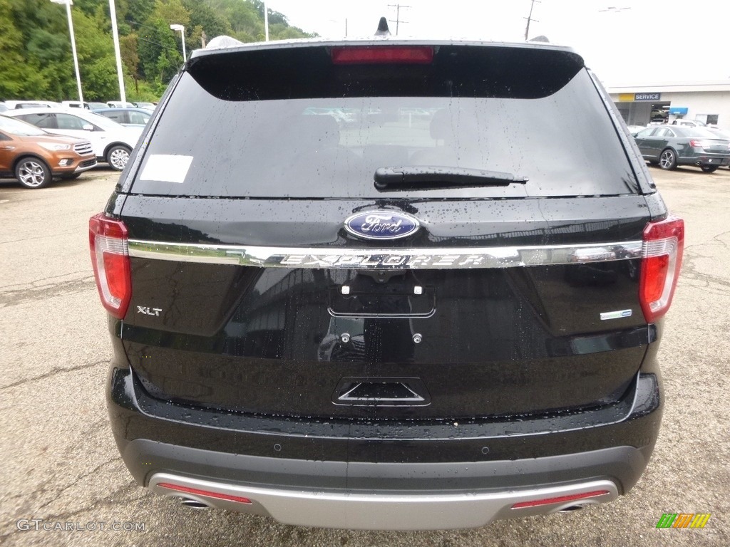 2017 Explorer XLT 4WD - Shadow Black / Ebony Black photo #3