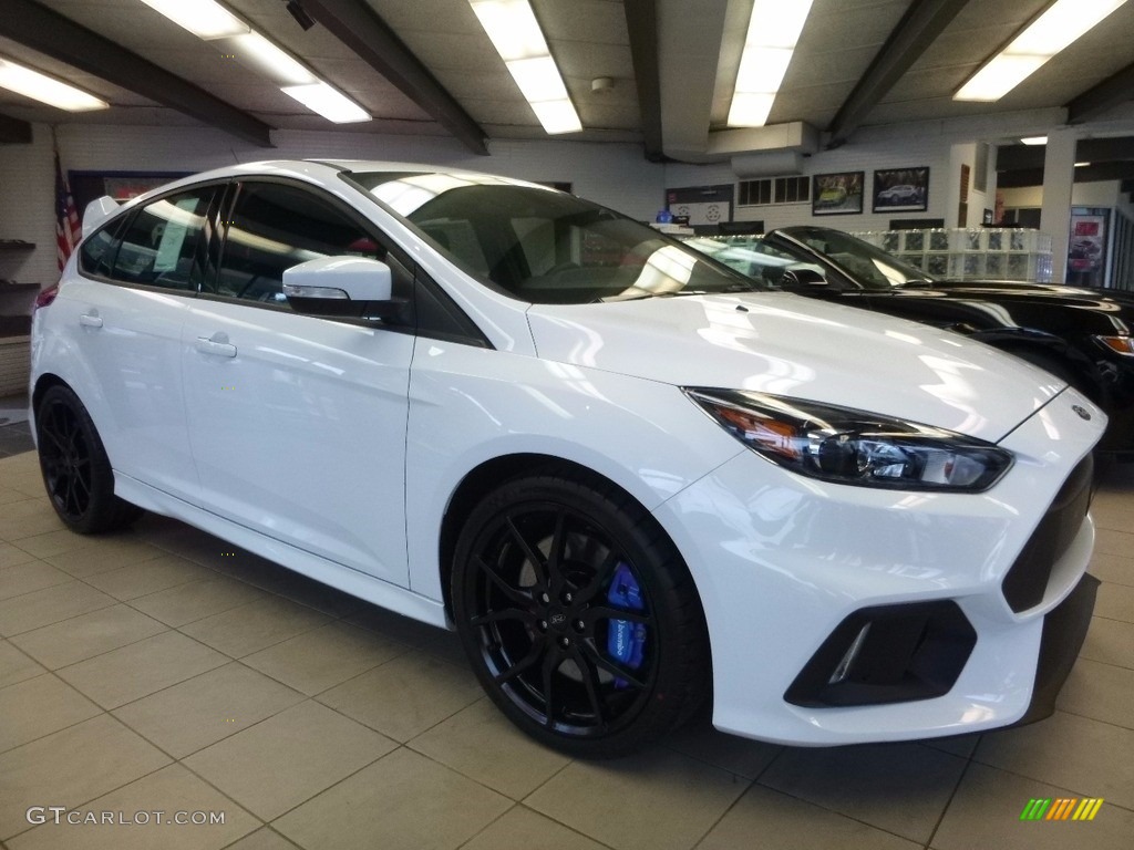2016 Focus RS - Oxford White / Charcoal Black photo #4