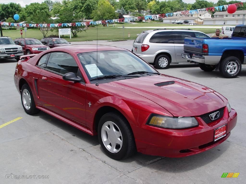 2001 Mustang V6 Coupe - Laser Red Metallic / Dark Charcoal photo #3