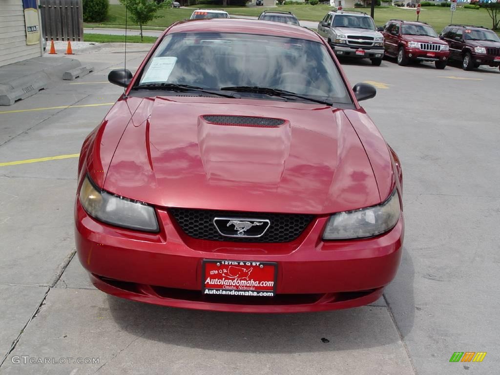 2001 Mustang V6 Coupe - Laser Red Metallic / Dark Charcoal photo #4
