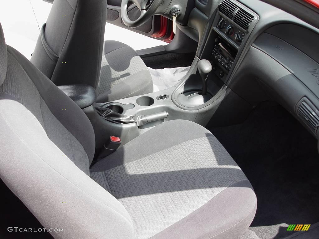 2001 Mustang V6 Coupe - Laser Red Metallic / Dark Charcoal photo #14