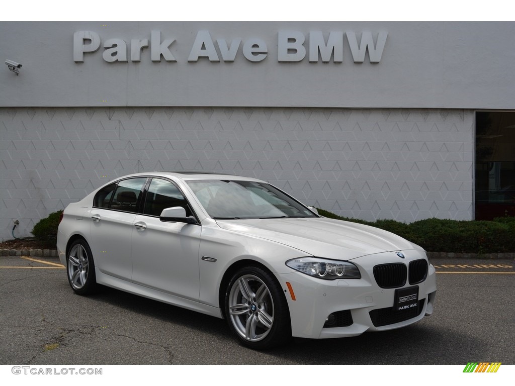 2013 5 Series 550i xDrive Sedan - Alpine White / Cinnamon Brown photo #1