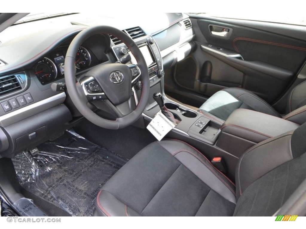 Black Interior 2017 Toyota Camry XSE V6 Photo #115613050