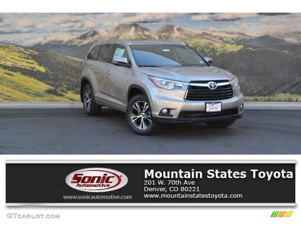 2016 Highlander XLE - Creme Brulee Mica / Black photo #1