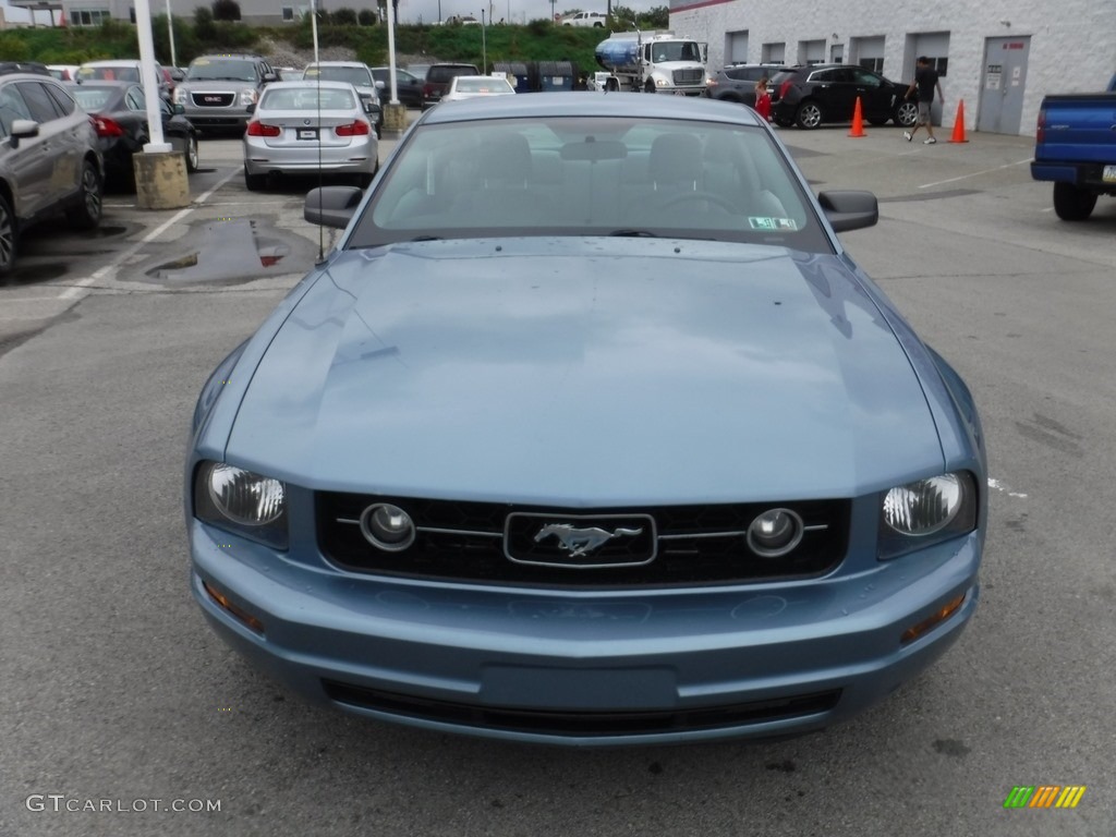 2007 Mustang V6 Deluxe Coupe - Windveil Blue Metallic / Light Graphite photo #4