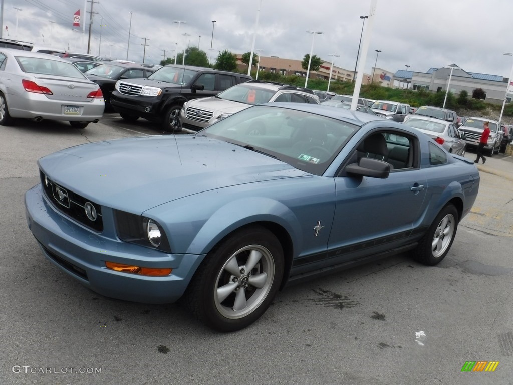 2007 Mustang V6 Deluxe Coupe - Windveil Blue Metallic / Light Graphite photo #5