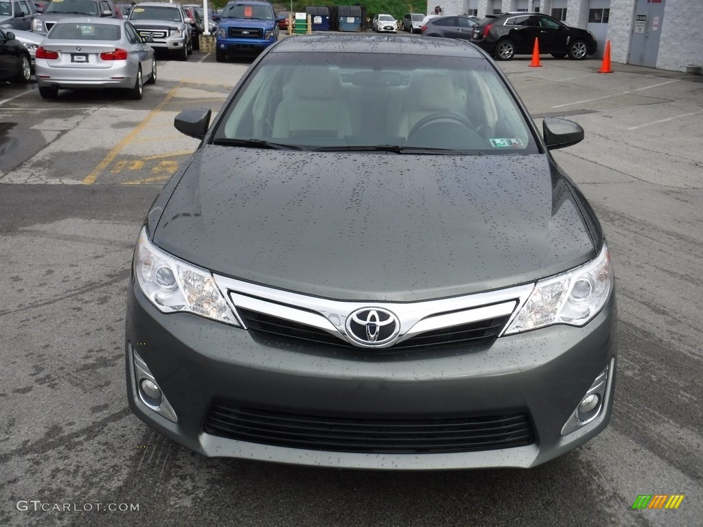 2014 Camry XLE - Cypress Pearl / Ivory photo #5
