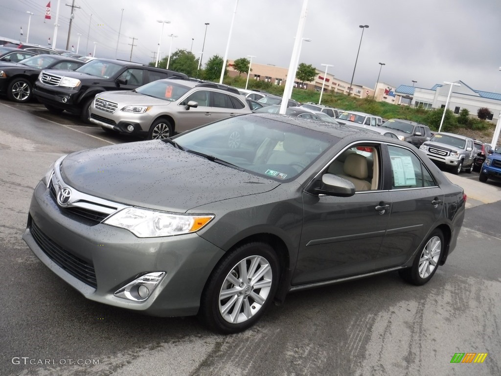 2014 Camry XLE - Cypress Pearl / Ivory photo #6