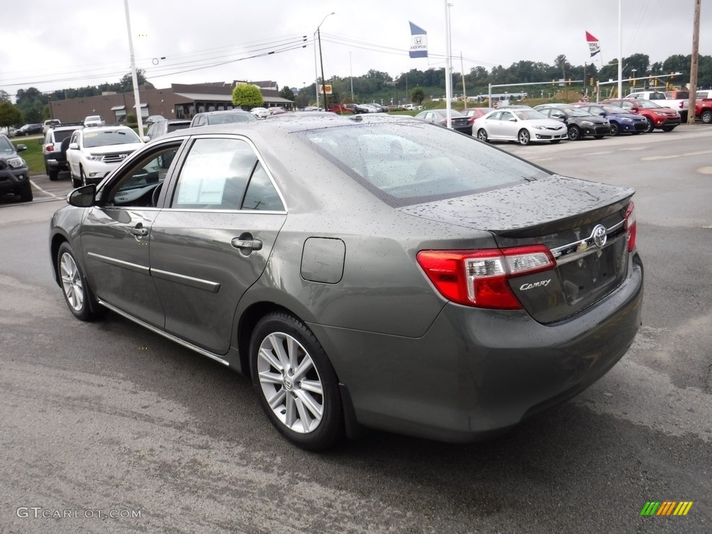 2014 Camry XLE - Cypress Pearl / Ivory photo #8