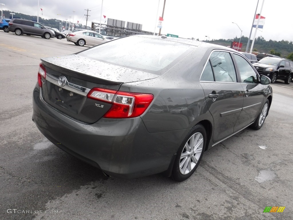 2014 Camry XLE - Cypress Pearl / Ivory photo #10