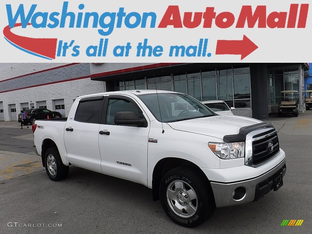 2013 Tundra SR5 TRD CrewMax 4x4 - Super White / Black photo #1