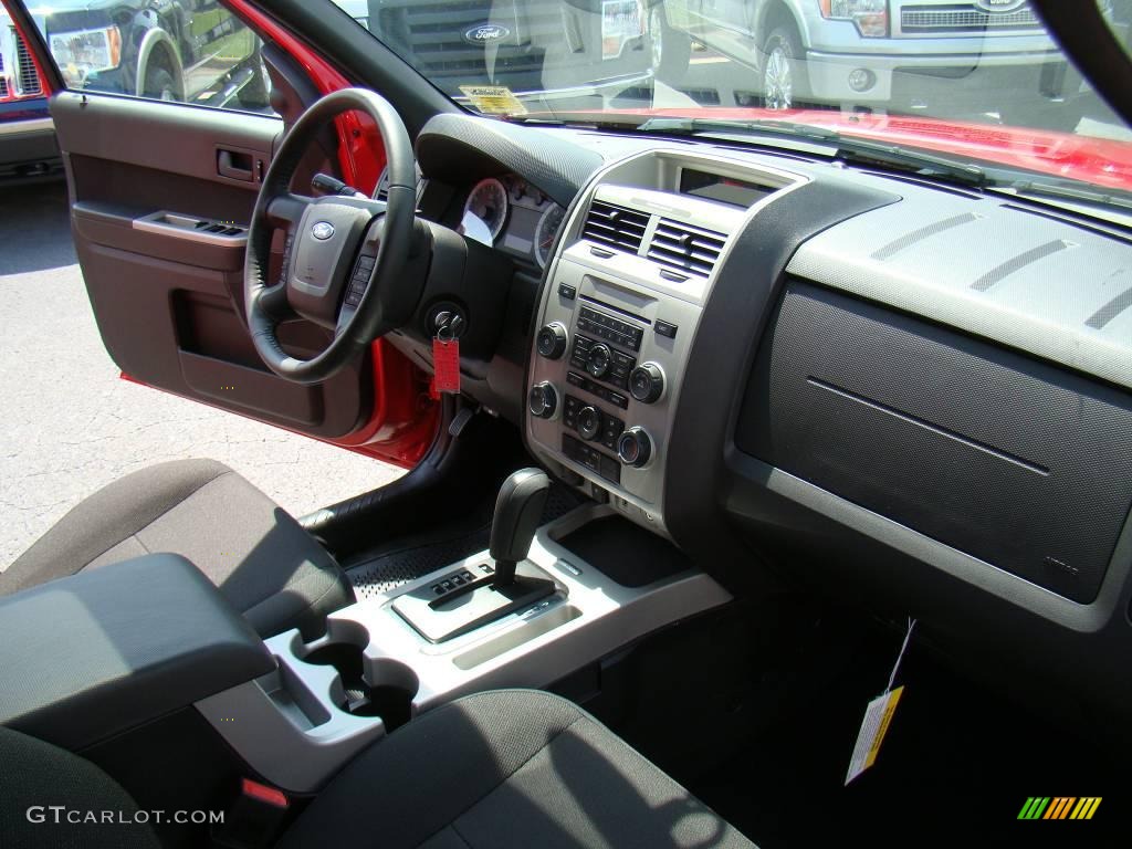 2009 Escape XLT V6 - Torch Red / Charcoal photo #13