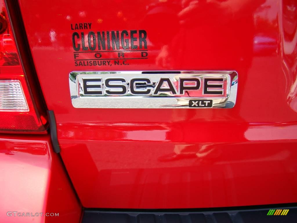 2009 Escape XLT V6 - Torch Red / Charcoal photo #15