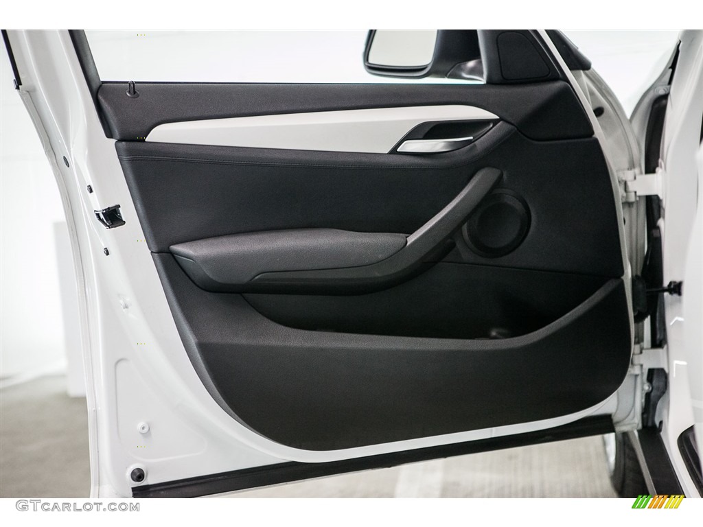 2013 BMW X1 sDrive 28i Door Panel Photos